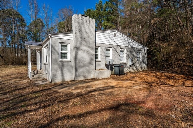 Building Photo - Beautifully Renovated 3BR/2BA home on King St!