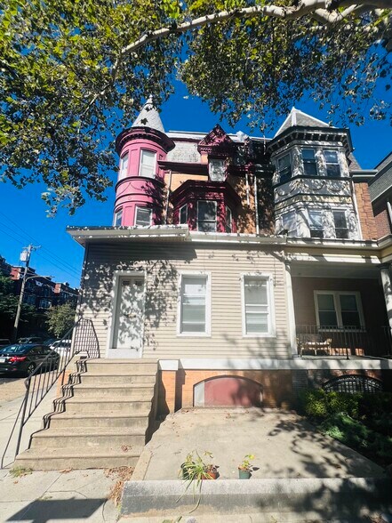 Primary Photo - 238 S 44th St