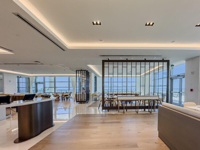 Building Photo - 3100 N Ocean Dr
