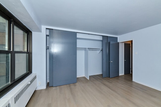 Building Photo - 6118 N Sheridan Rd