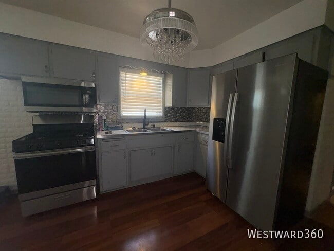 Building Photo - 13820 S Tracy-SFH