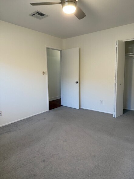 Building Photo - 8425 E Bonita Dr