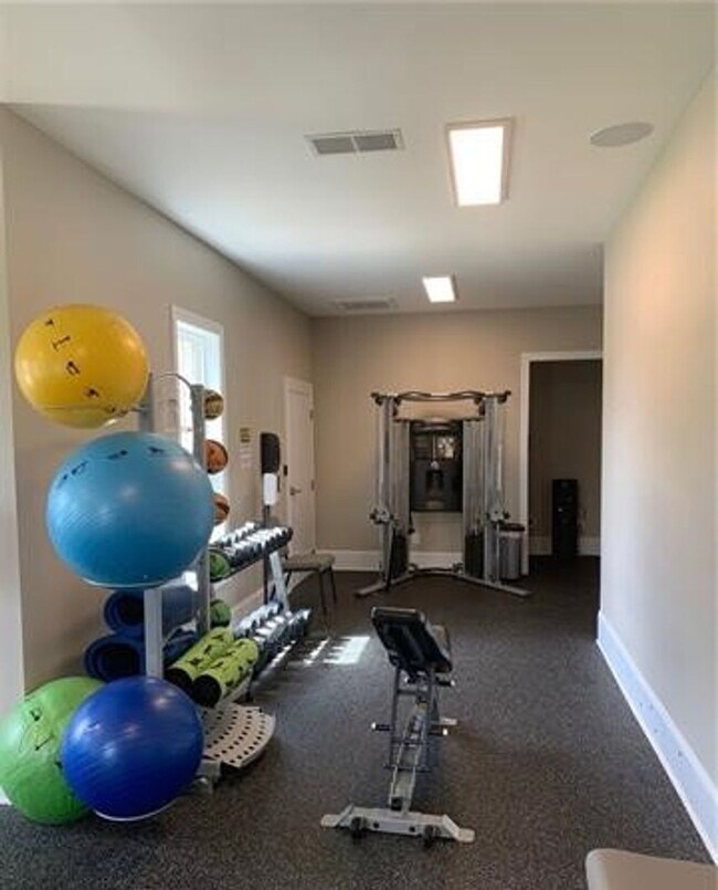Building Photo - Almost Brand New Home 4 Bedroom with 2.5 b...