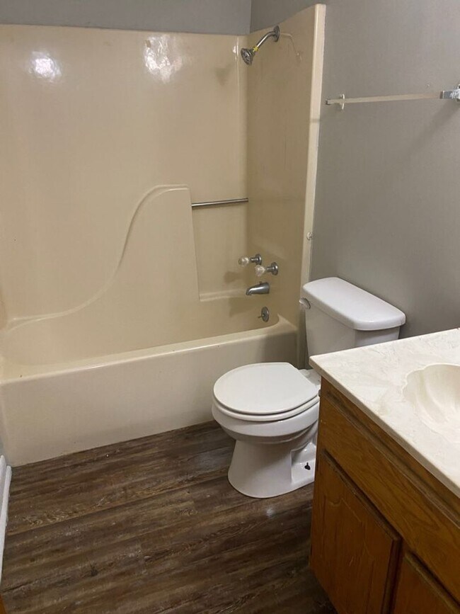 Building Photo - Monthly Paid Rent