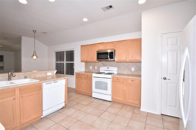 Building Photo - 4518 Clemwood Ln