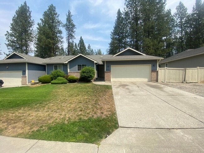 Building Photo - 6926 N Old Fort Dr
