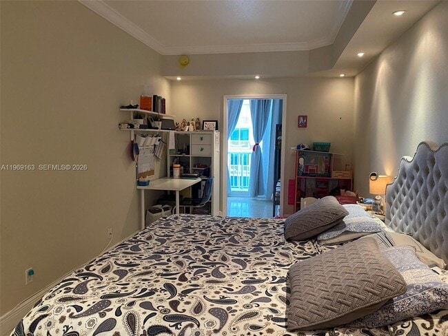 Building Photo - 5401 Collins Ave