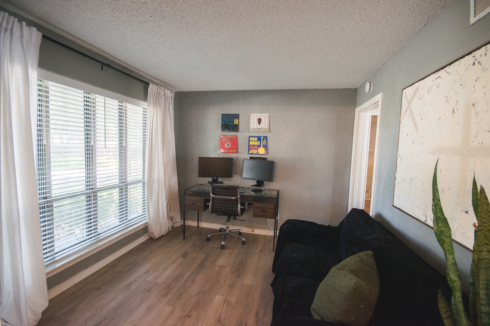Building Photo - 2334 Babalos Ln