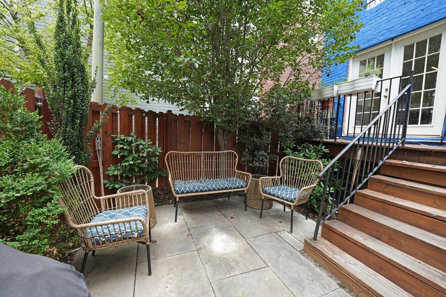 Building Photo - 520 Lamont St NW