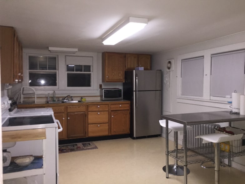 Building Photo - 1021 Cherry St