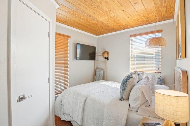 Building Photo - 310 Harrison St