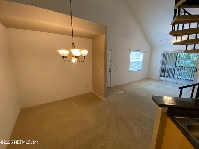 Building Photo - 11 Arbor Club Dr