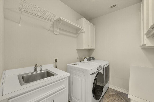 Building Photo - 11311 Dawnheath Dr