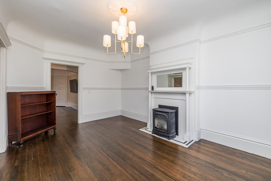 Building Photo - 1392 McAllister St