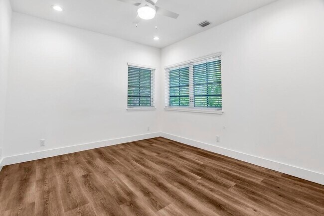 Building Photo - 211 Ocean Breeze