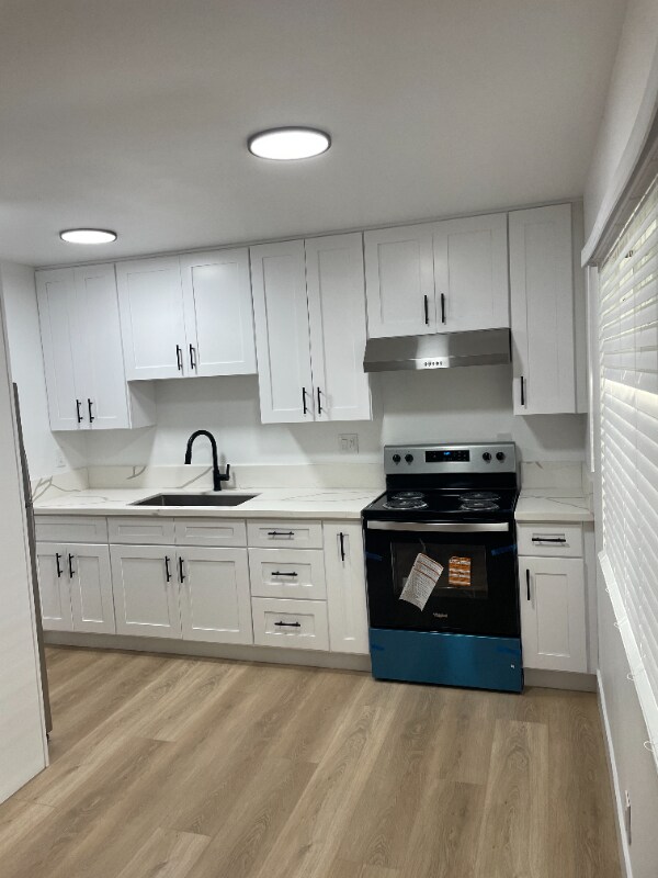 Building Photo - 1221 Bee