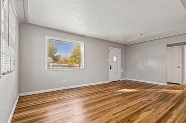 Building Photo - Stylish 3-Bed Home with Finished Basement!