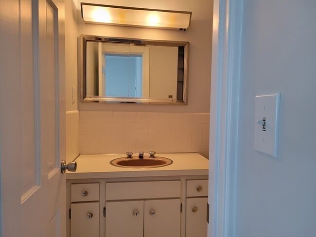 Building Photo - 80 Trapelo Rd