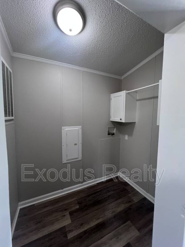 Building Photo - 114 Kathleen Terrace