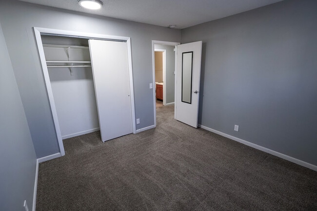 Building Photo - 1335 N 20th St