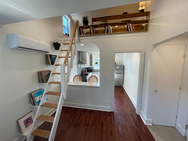 Building Photo - 129 Gordon Ter