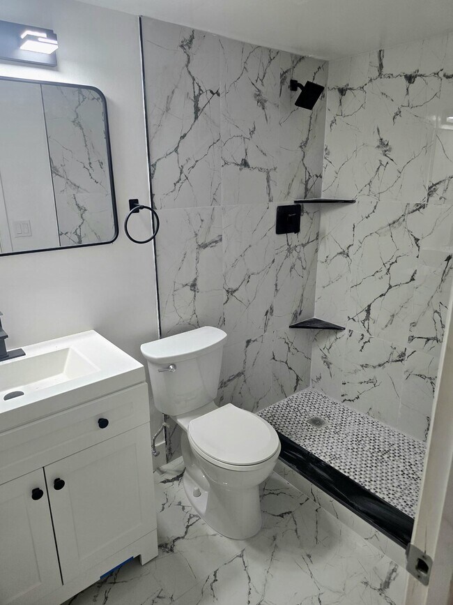 Building Photo - 4204 Waterview Cir