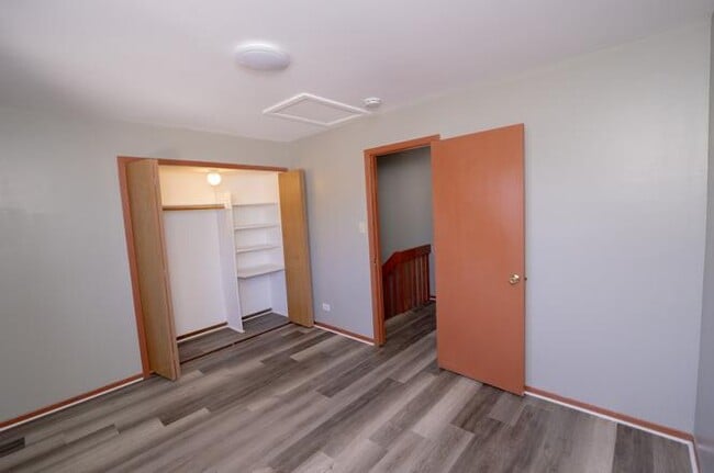 Building Photo - 363 Meadow Green Ln