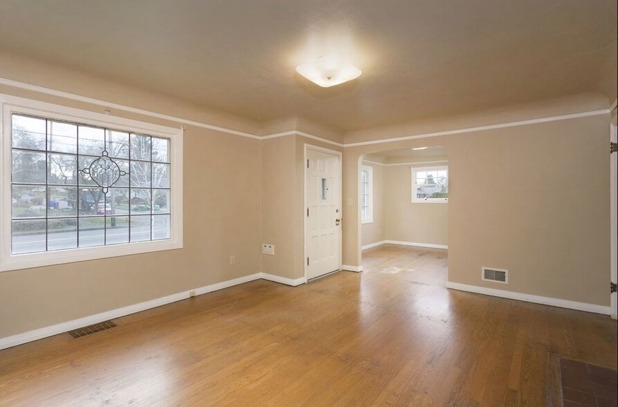 Living room - 7405 NE Prescott St