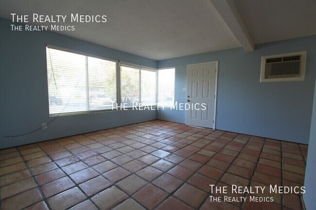 Building Photo - 619 Santa Fe Ln