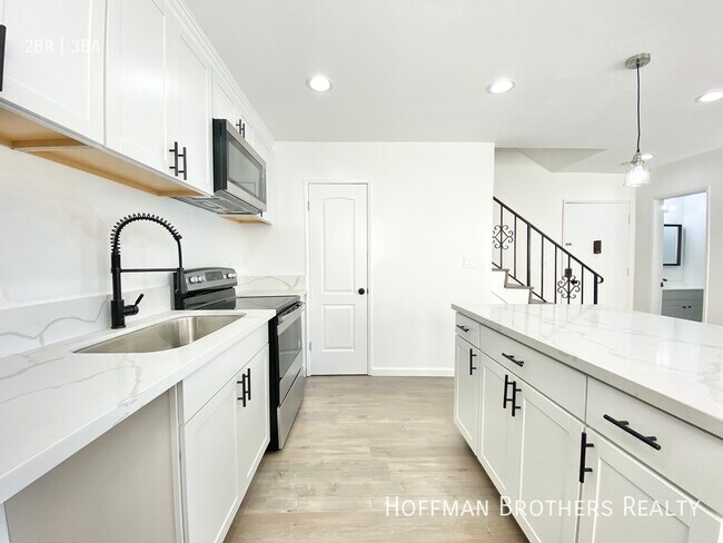 Building Photo - 1206 S Holt Ave