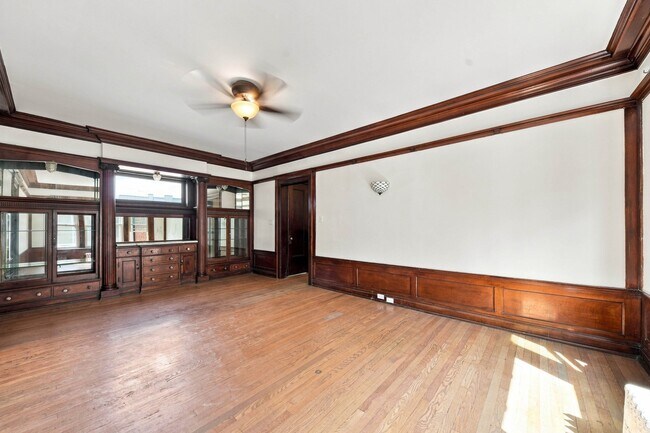 Building Photo - 4934 S Michigan Ave