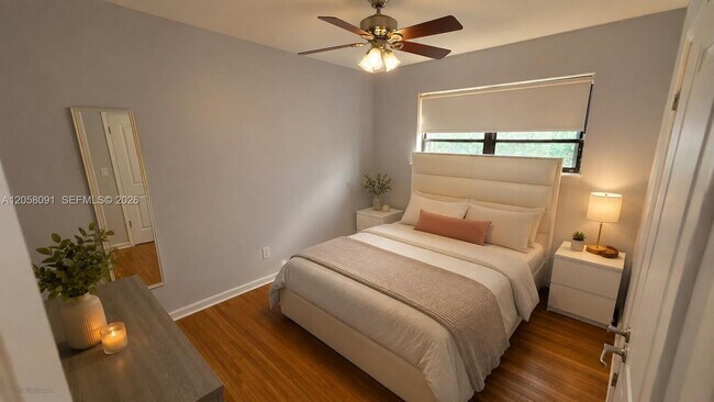 Building Photo - 565 NE 179th Dr