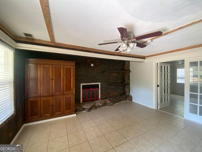 Building Photo - 1256 Chambers Rd