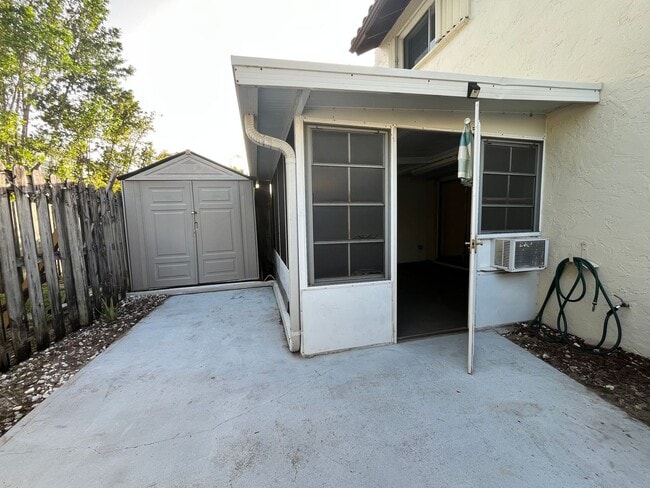 Building Photo - Indian Harbor Beach Townhome
