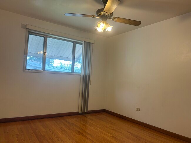 Building Photo - 14842 Shepard Dr