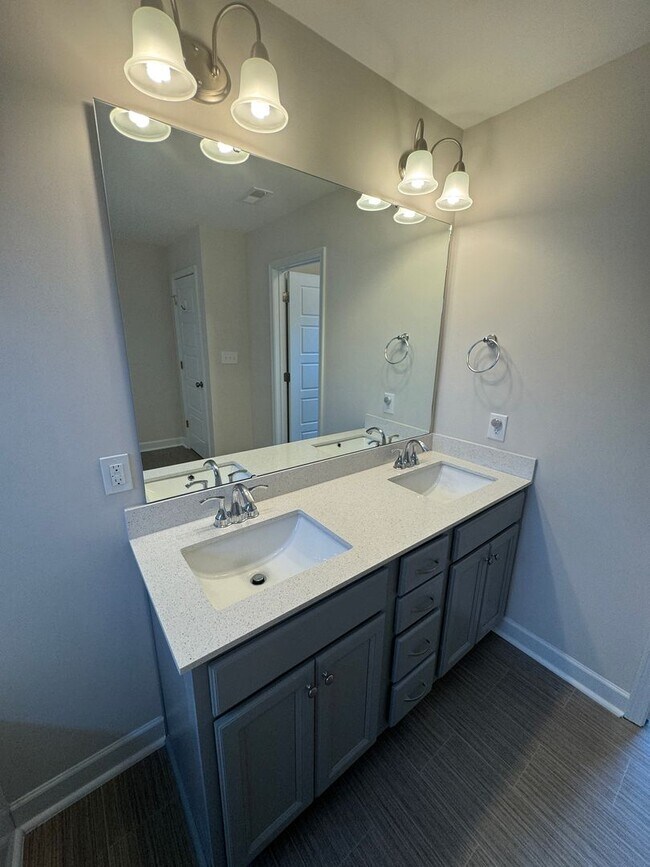 Building Photo - Rental - LIKE NEW!!!!  Absolutely Beautiful!!!