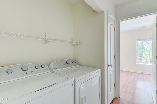 Building Photo - 306 Orchard Park Dr