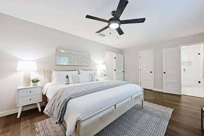 Building Photo - 6700 Kings Point