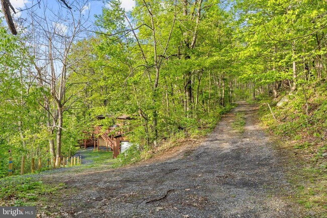 Building Photo - 116 Mossy Rock Ln