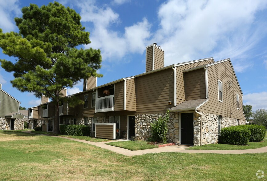 Brittany Square Apartments 2842 E 51st St Tulsa OK 74105 Apartment