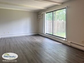Building Photo - Recently Remodeled Condo **Half off 1 Mont...