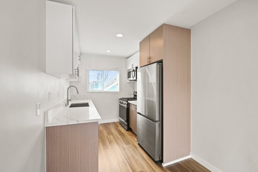Building Photo - 1358 W 36th St