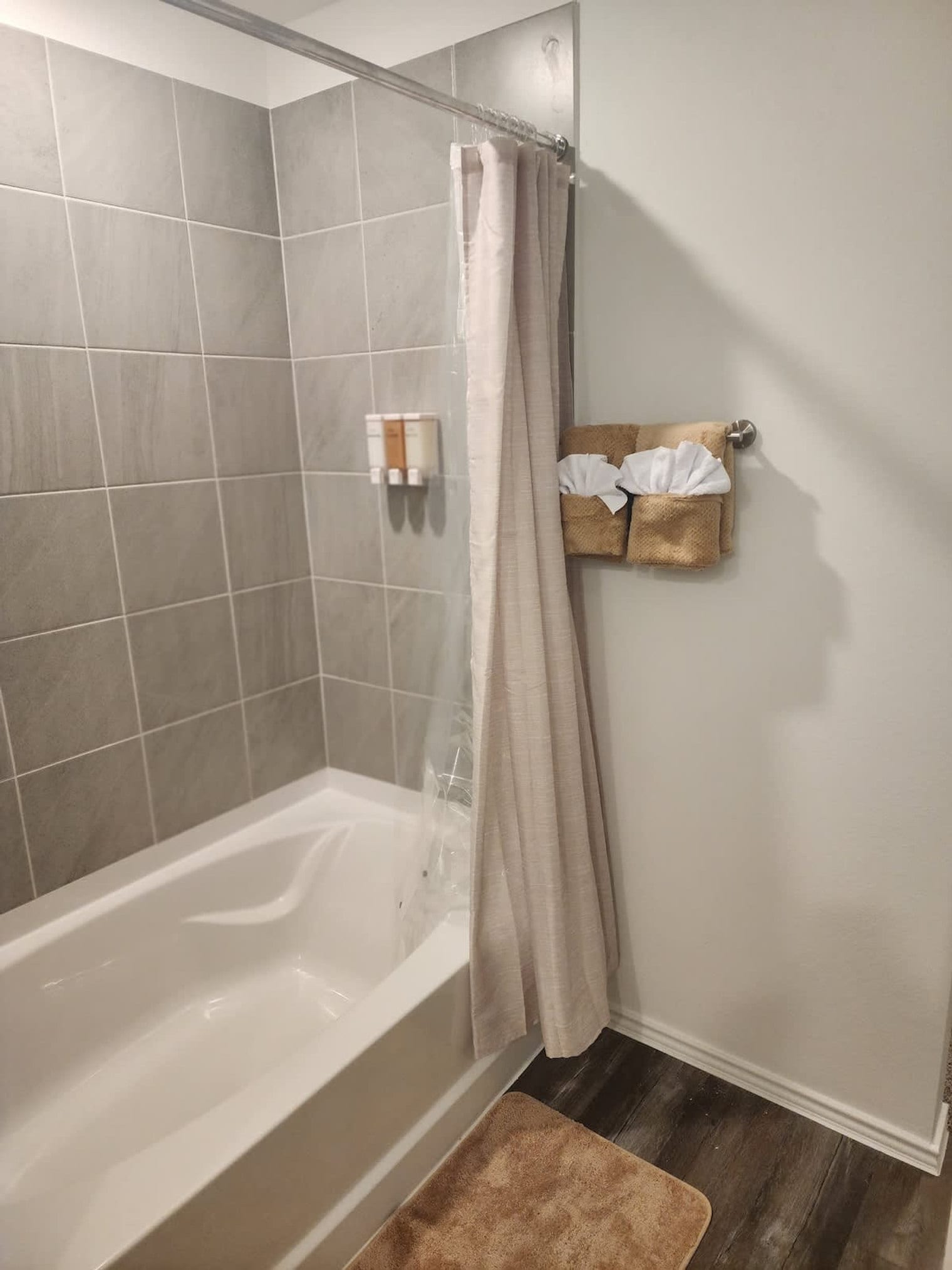 Building Photo - 6055 Diamond Vis Ct