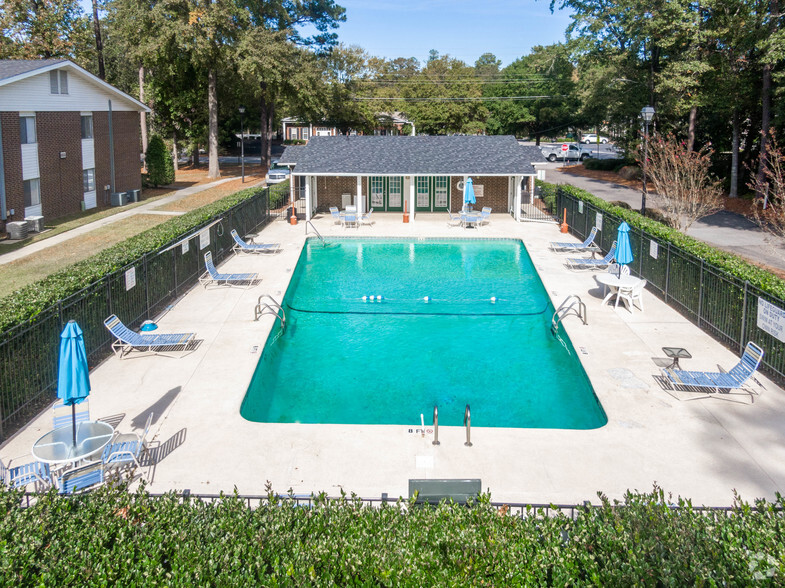 Primary Photo - Landmark Woods Apartment Homes