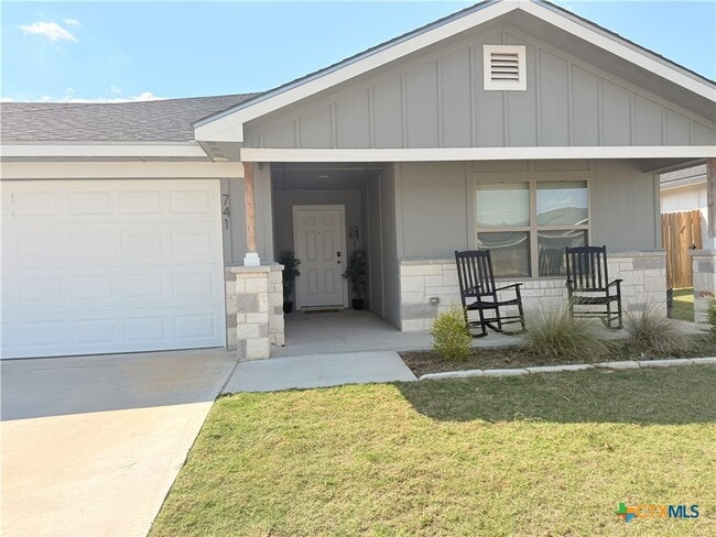 Building Photo - 741 Freedom Cir