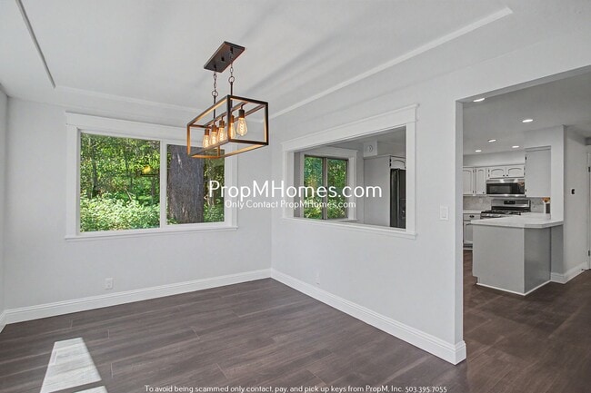Building Photo - Freshly Renovated Four Bedroom Home in Bull Mountain!