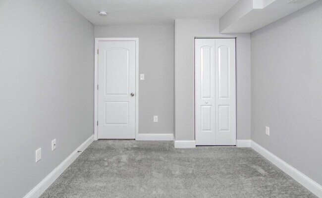 Building Photo - 119 S Conkling St