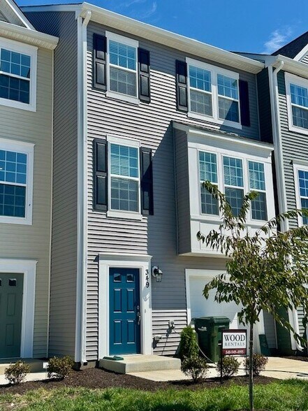 Primary Photo - 349 Willowshire Ct