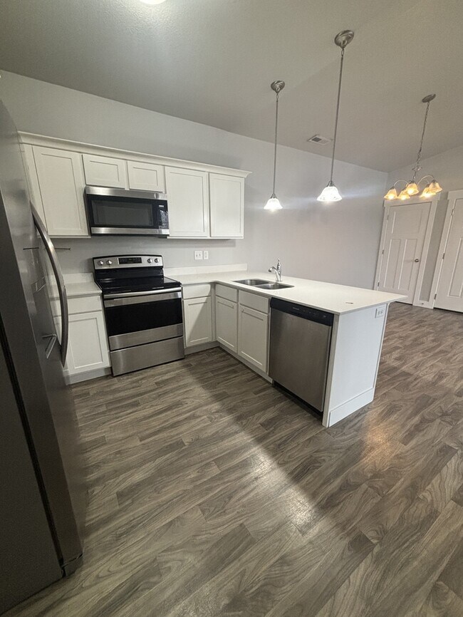 Building Photo - 3 bedroom condo in Herriman