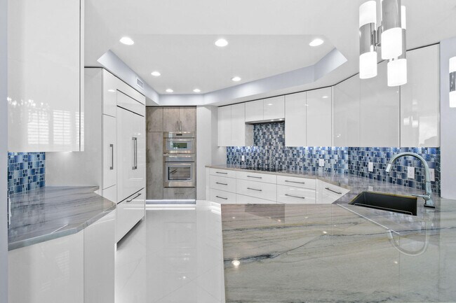 Building Photo - 3610 Gardens Pkwy